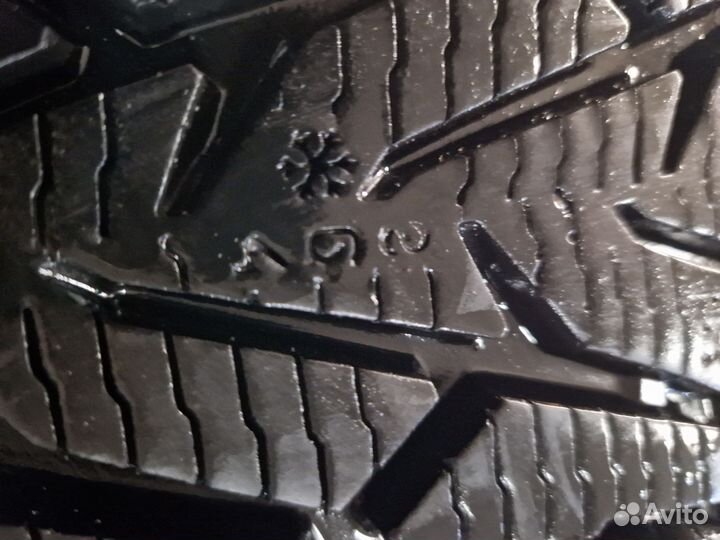 Nordman 7 215/55 R17 98T