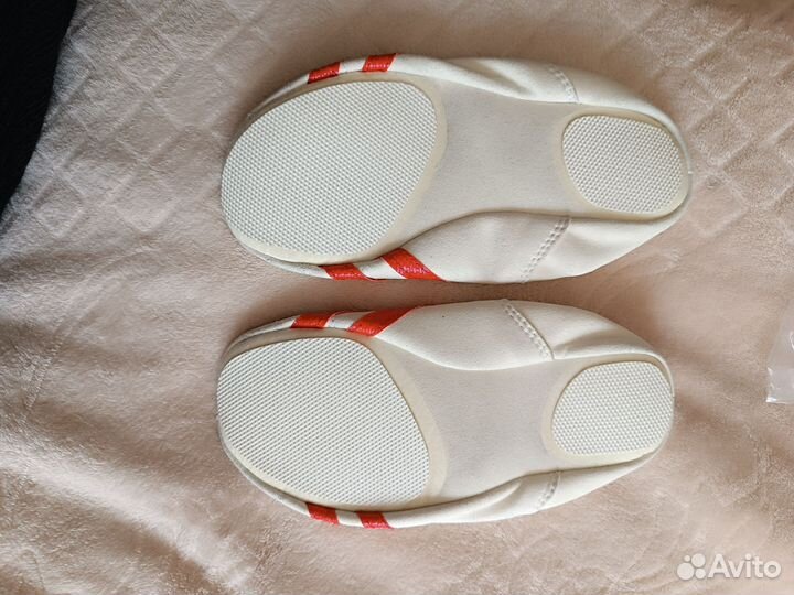 Спортивные чешки для аккробатики