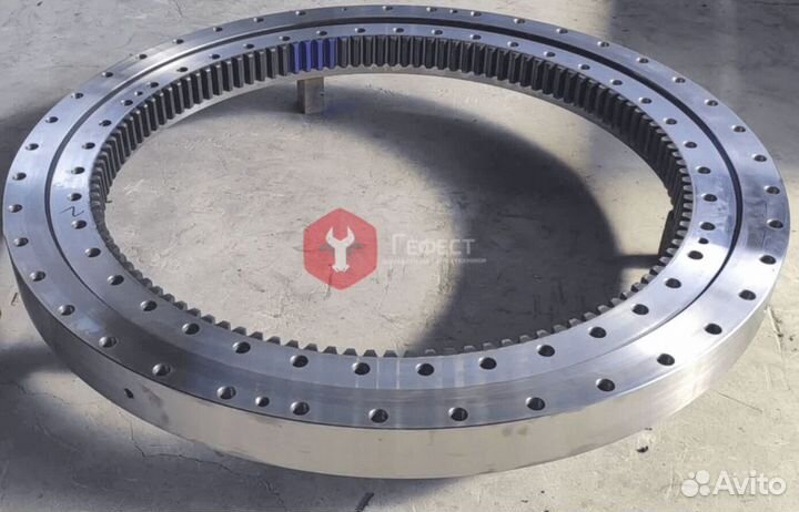 Опорно-поворотный круг Hitachi ZX70 4437132