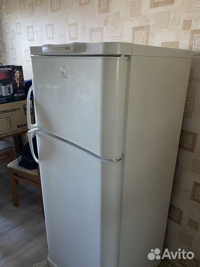 Холодильник бу рабочий