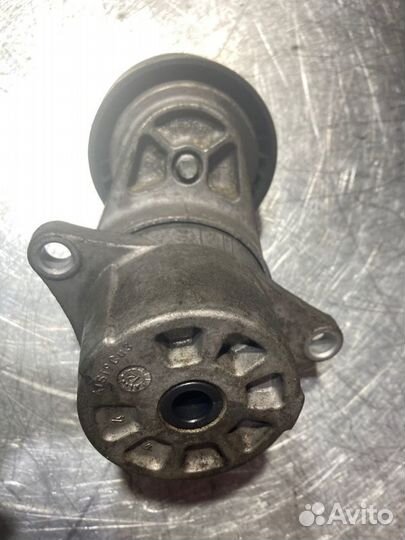 Ролик натяжителя Mercedes Cls W218 OM651 2.2 CDI