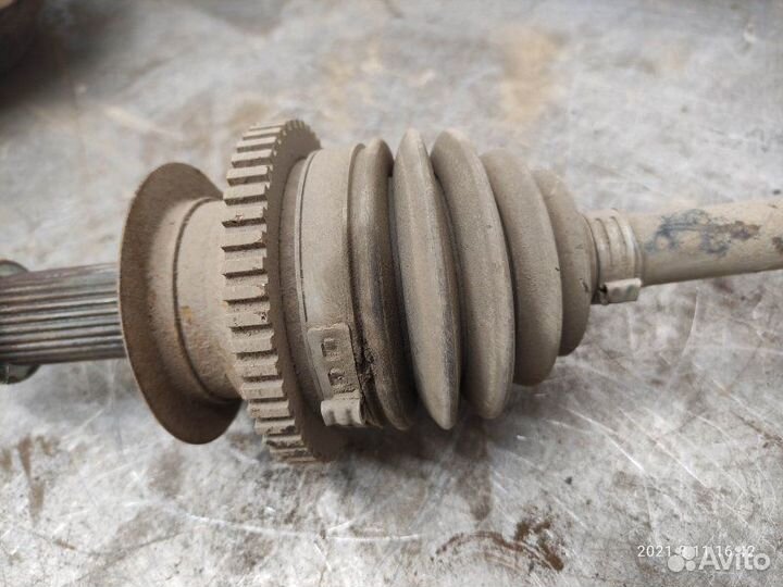 Привод задний правый Hyundai Santa Fe 2 D4HB 2010