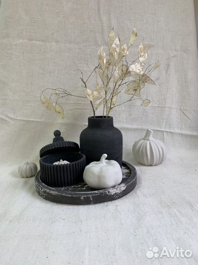 Вазы Сканди и Шэр из бетона и гипса