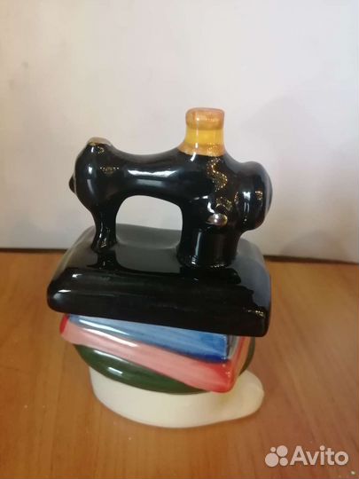 Чайник коллекционный. Toni Carter клеймо