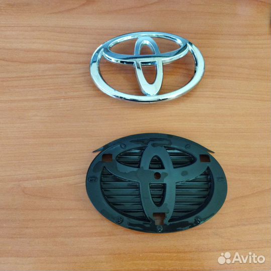 Эмблема toyota