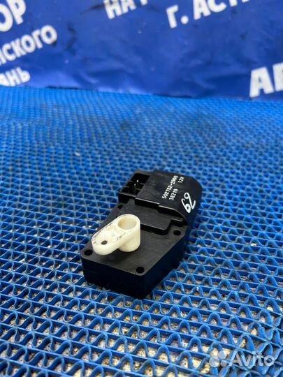 Моторчик заслонок отопителя Mitsubishi Lancer 9