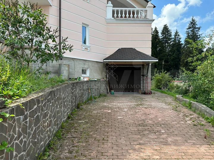 Коттедж 565 м² на участке 13 сот.