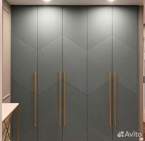 Дизайнерский шкаф