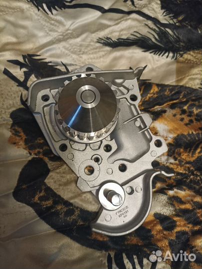 Водяная помпа renault megane / logan