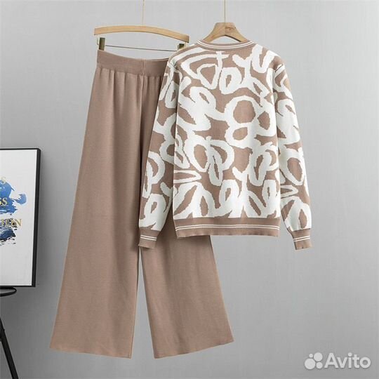 Костюм вязяный новый