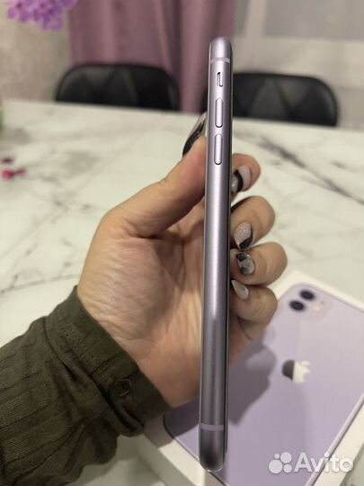 iPhone 11, 64 ГБ