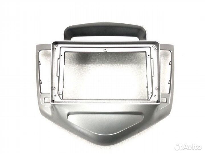 Рамка магнитолы Chevrolet Cruze 2012