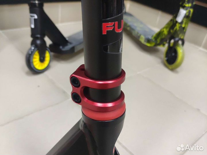 Самокат трюковой TT Fugo красный