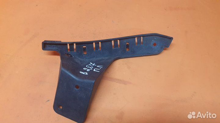 Кронштейн бампера передний левый Cadillac Cts 3.6