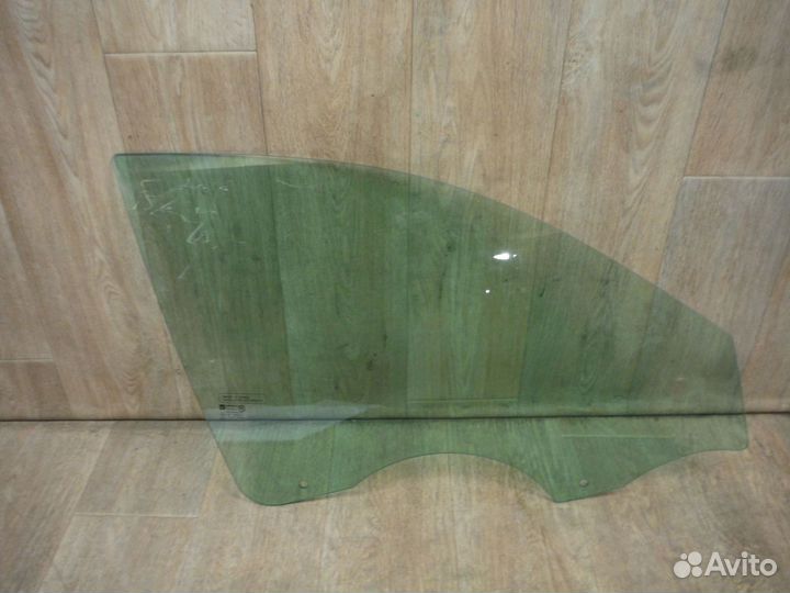 Стекло двери передней,правое chev Malibu VI 2013