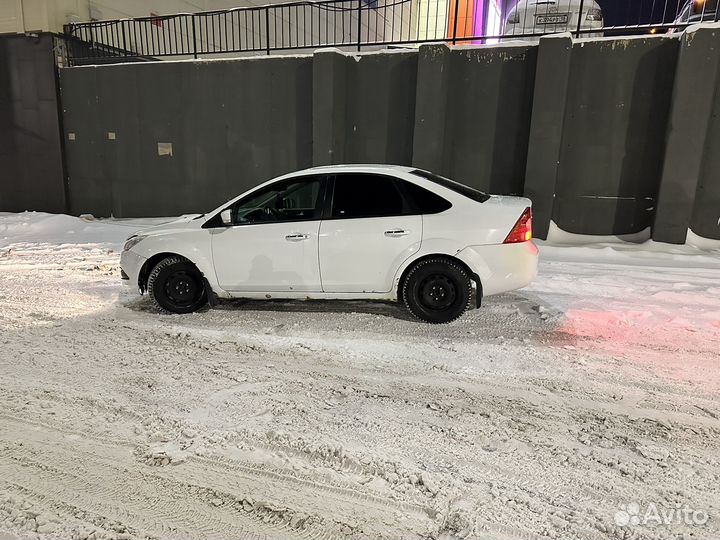 Ford Focus 1.6 МТ, 2008, битый, 200 000 км