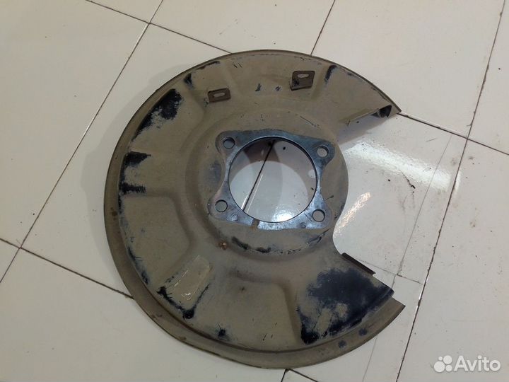 Кожух тормозного диска задний правый 4WD