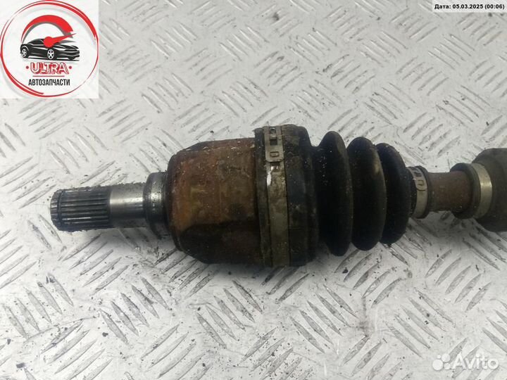 Полуось передняя левая б/у Kia Venga 495001P200