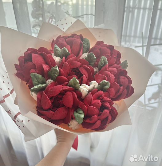 Букет тюльпанов на 8 марта,сладкий подарок,цветы