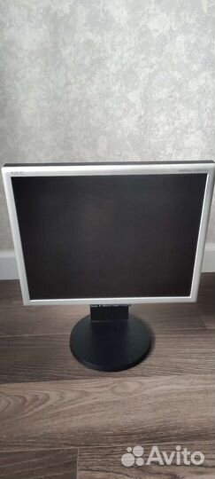 Monitor NEC MultiSync LCD1970VX