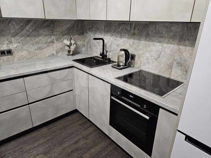 2-к. квартира, 66,5 м², 10/18 эт.