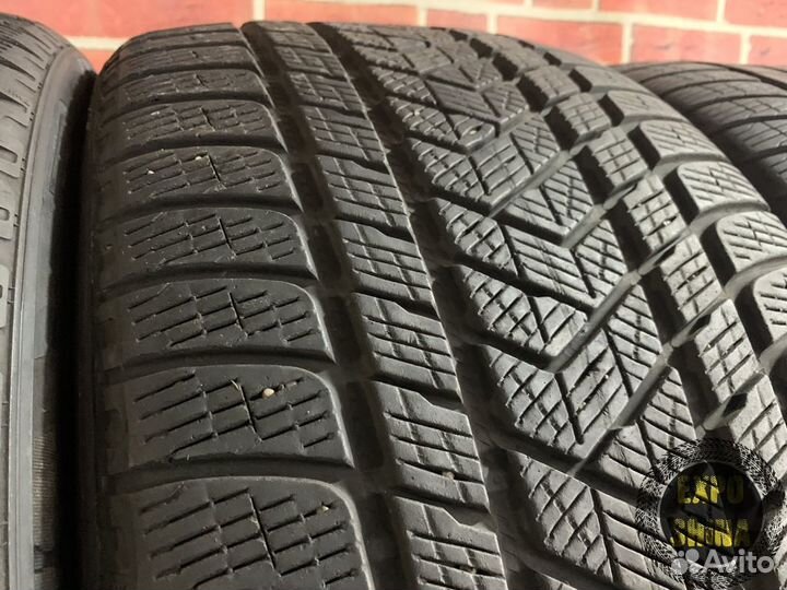 Pirelli Scorpion Winter 315/30 R22 и 275/35 R22 107V