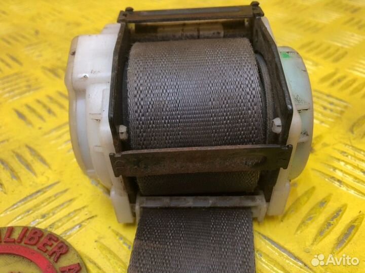 Ремень безопасности передний правый Isuzu