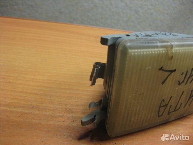 Указатель поворота левый Volkswagen Vento (1992-19