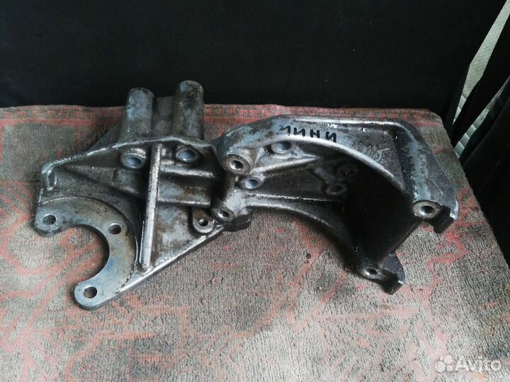 Кронштейн масляного насоса Митсубиси Паджеро Мини