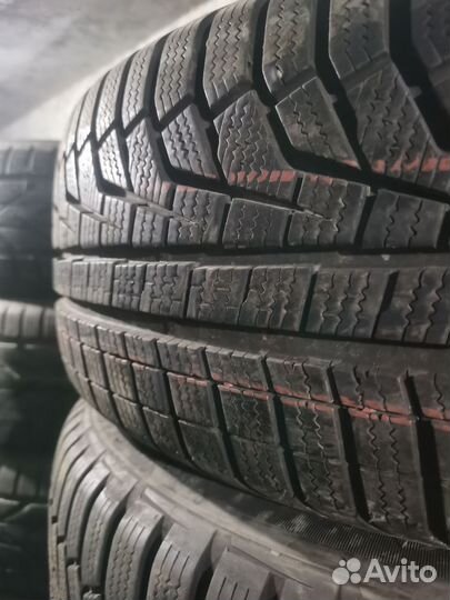 Hankook Winter I'Cept Evo2 W320A SUV 235/65 R17 108V
