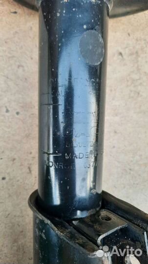 Передние амортизаторы Ларгус Логан Сандеро Ниссан