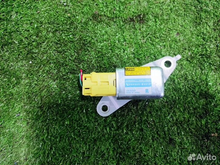 Датчик удара боковой Daihatsu Terios 2009