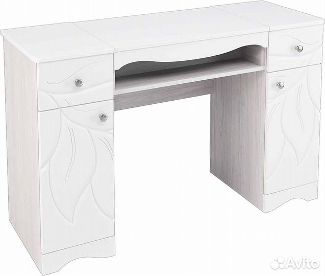 Туалетный столик