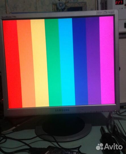 Монитор Samsung SyncMaster 710N