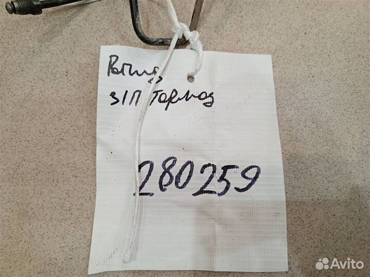 Трубка тормозная задняя правая Skoda Rapid 2012