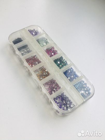 Стразы для маникюра