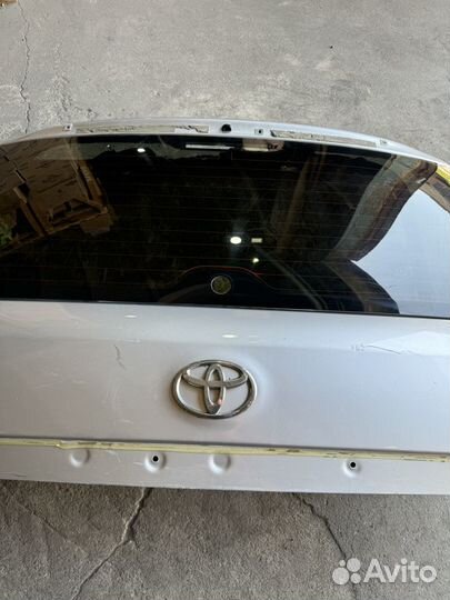 Крышка багажника Toyota Land Cruiser 200