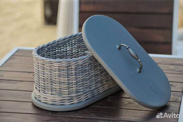 Хлебница из бумажной лозы и дерева