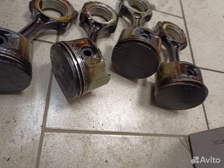 Комплект поршни с шатунами renault logan K7J710