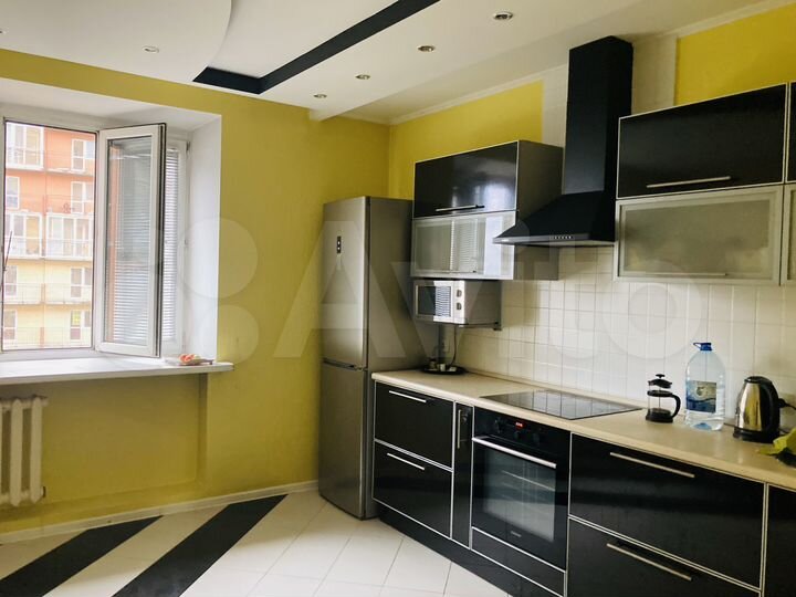 3-к. квартира, 92 м², 4/10 эт.