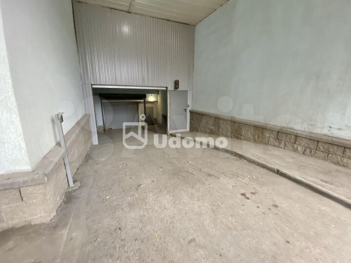 В паркинге от 250 до 1850м с въездом для авто