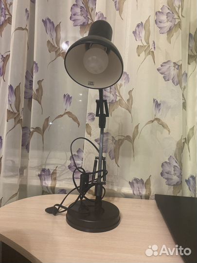 Лампа настольная