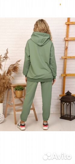 Спортивный костюм женский