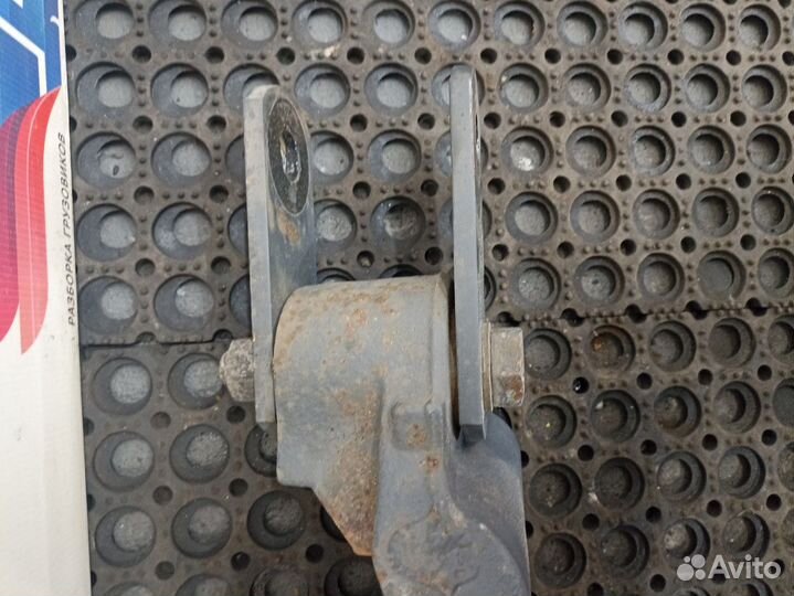 1682111 Кронштейн передней рессоры Daf CF