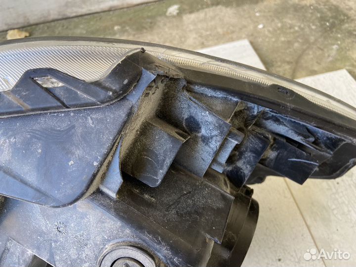 Фара Suzuki SX4 ксенон