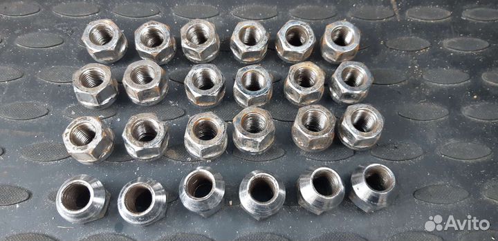 Гайки колесные Chevrolet Tahoe 24 шт