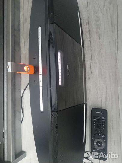 Музыкальный центр philips