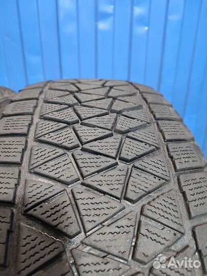 Bridgestone Blizzak DM-V2 235/65 R18