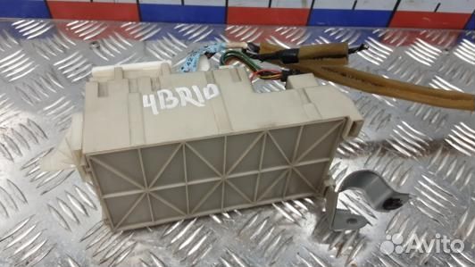 Блок предохранителей toyota RAV 4 ZCA2 (4BR10M101)