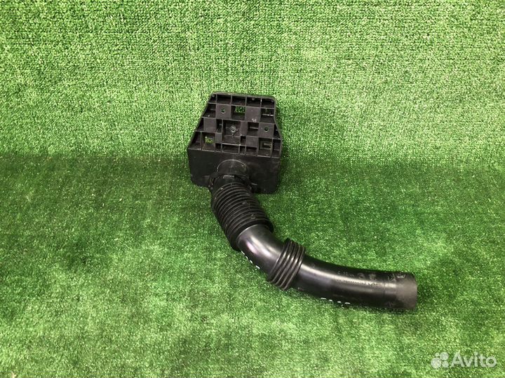 Патрубок воздушный Peugeot 308 DV6